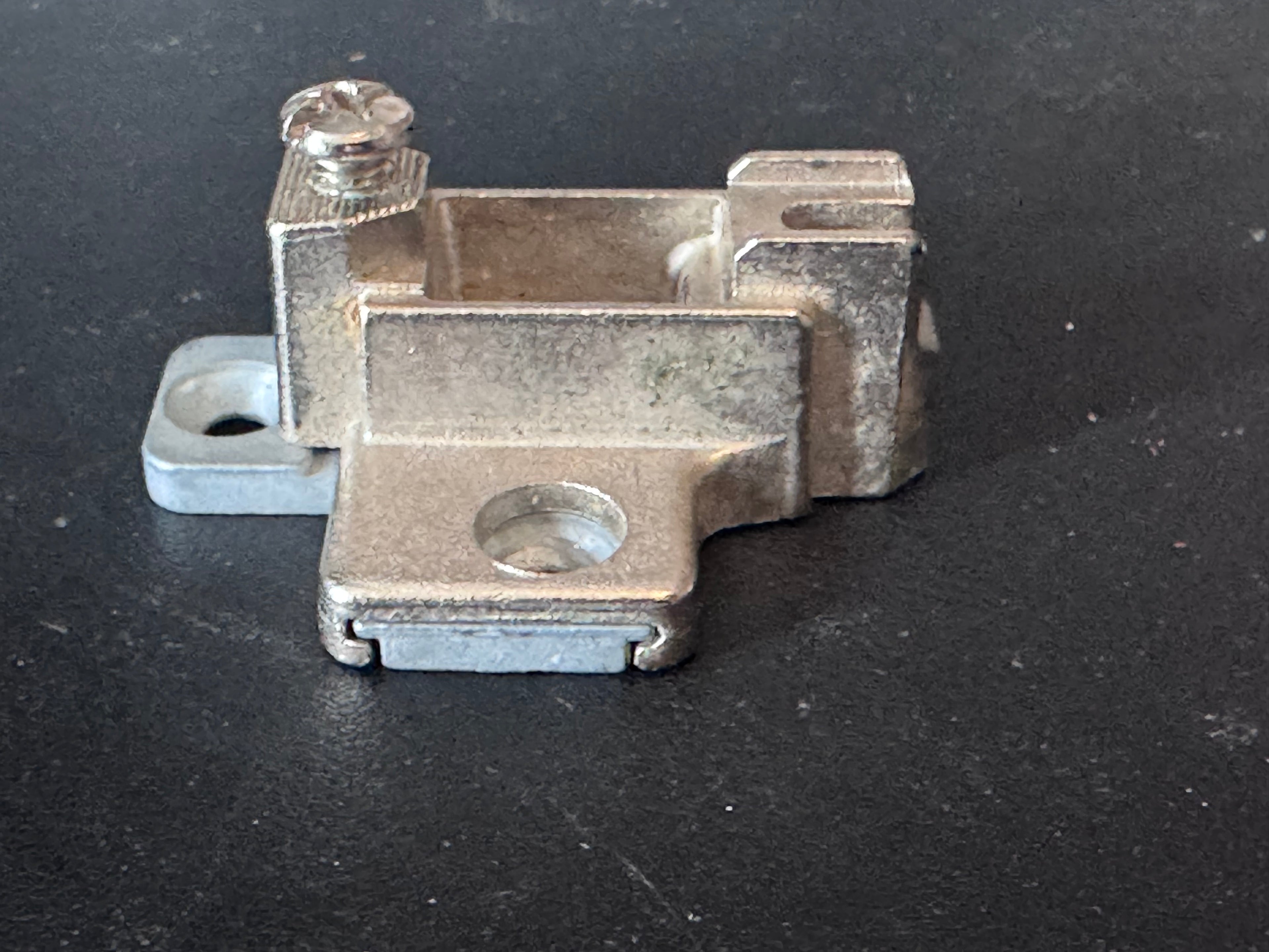 BLUM HINGE PLATE 1/2", 710 195H719 02 2  •  BASE PLATE