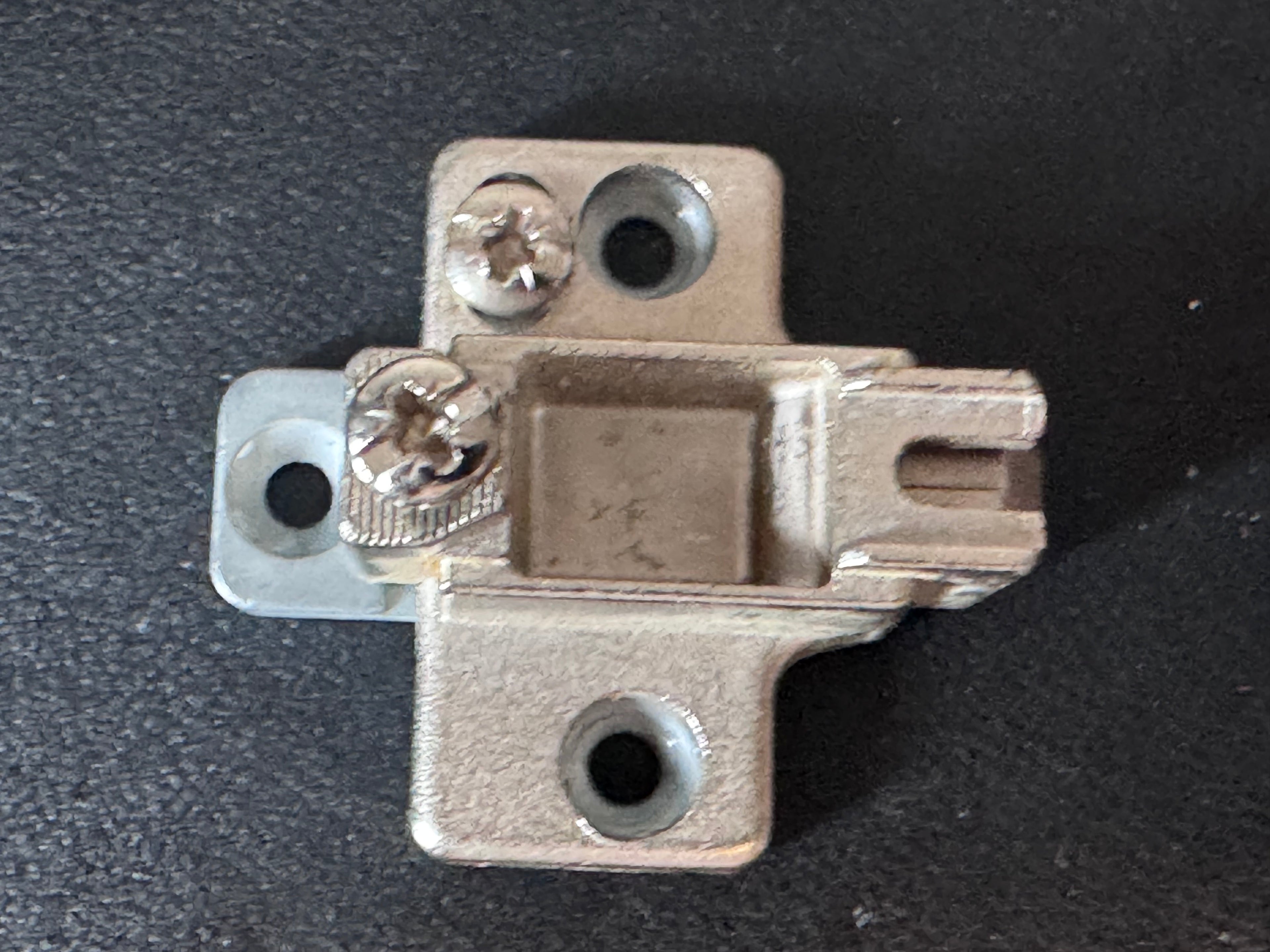 BLUM HINGE PLATE 1/2", 710 195H719 02 2  •  BASE PLATE