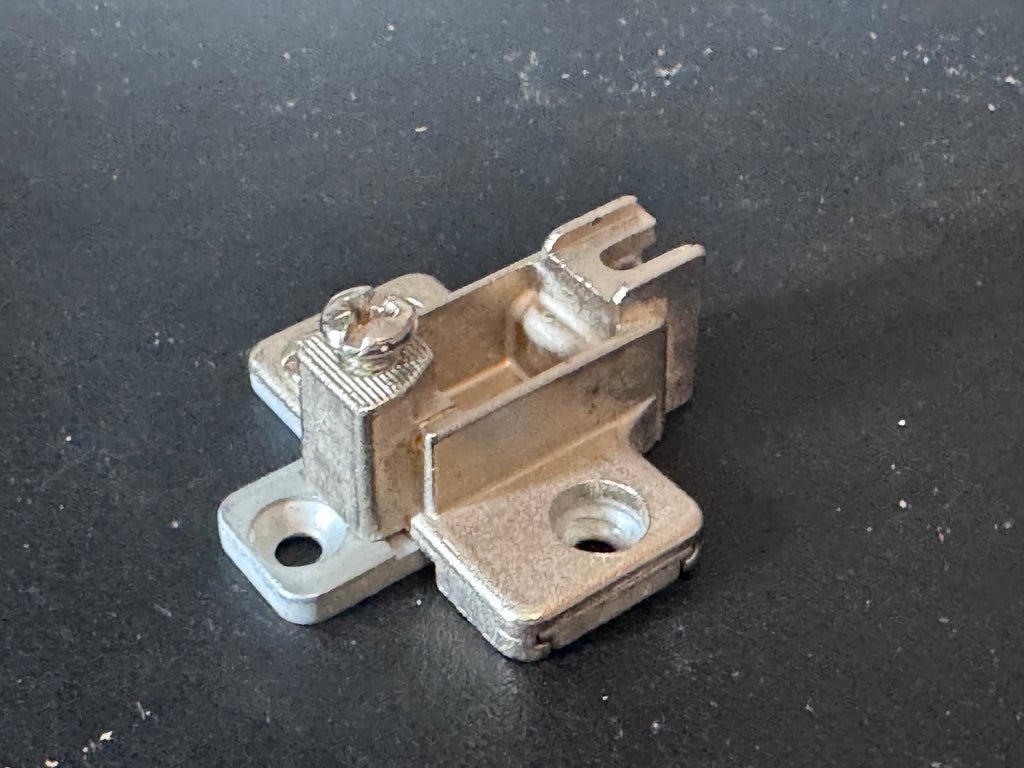 BLUM HINGE PLATE 1/2", 710 195H719 02 2  •  BASE PLATE