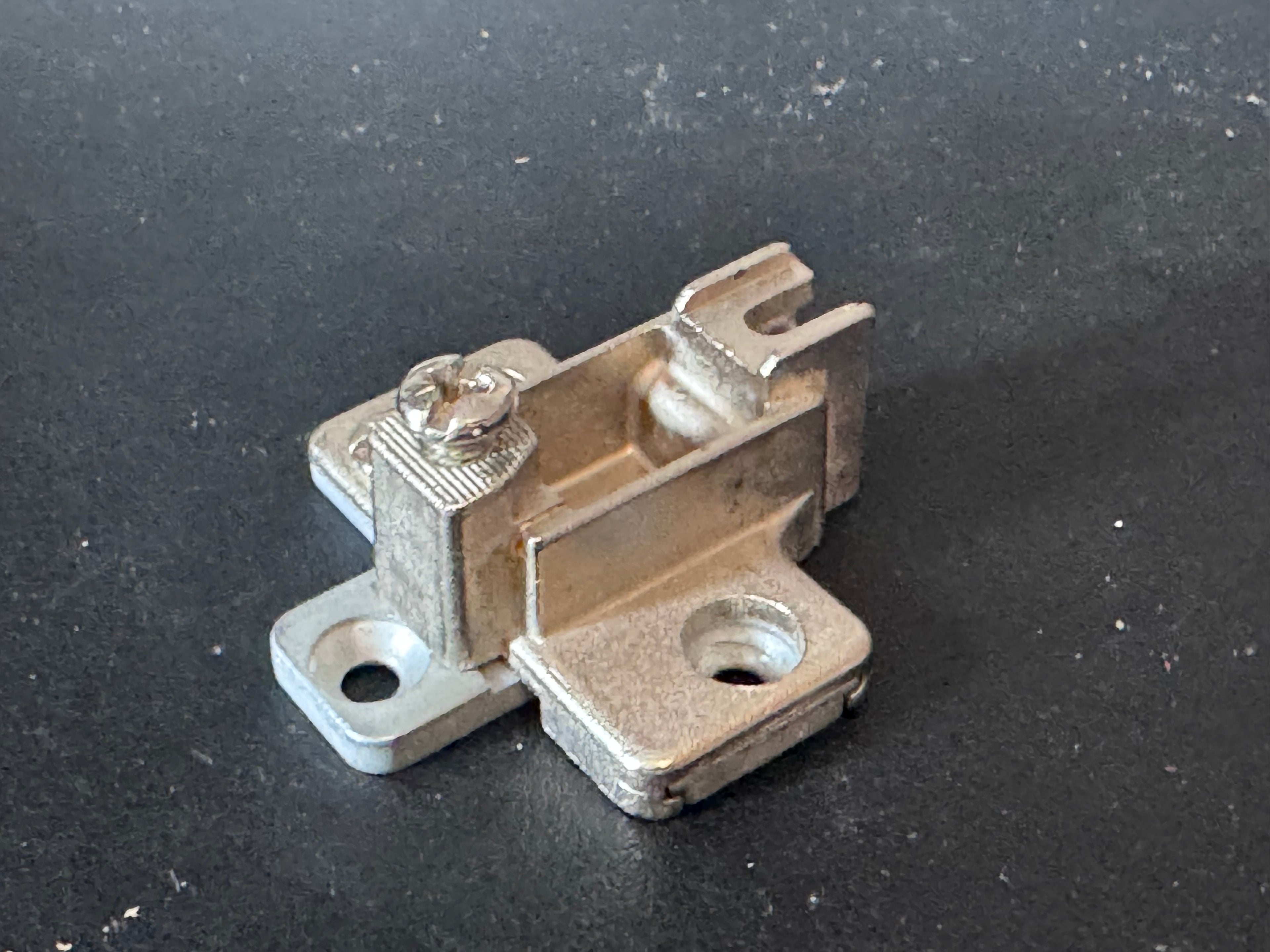 BLUM HINGE PLATE 1/2", 710 195H719 02 2  •  BASE PLATE