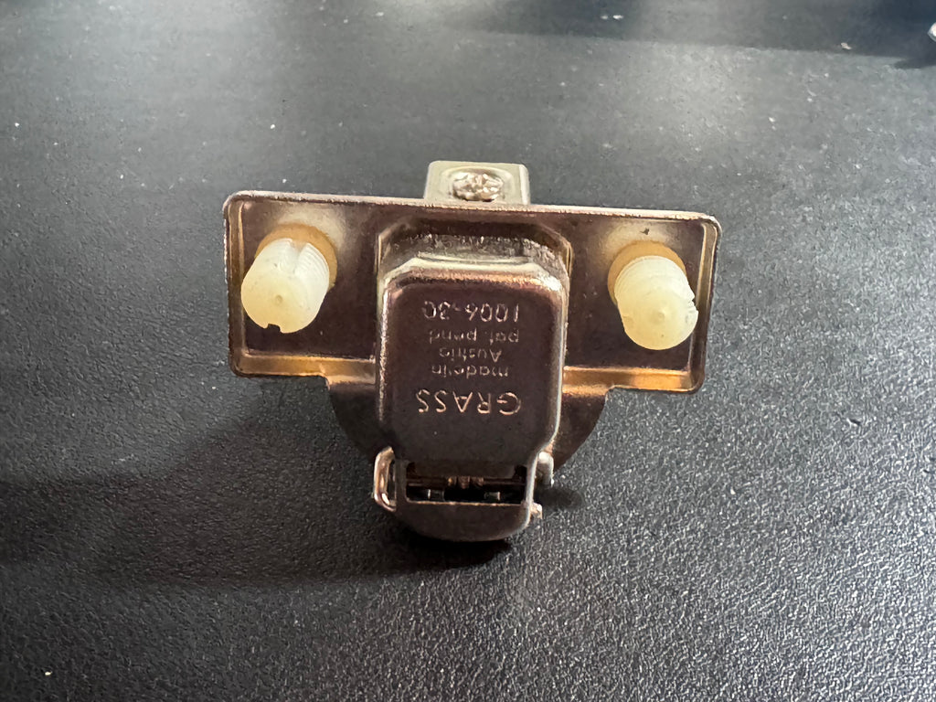 NEW GRASS 1006-30 Cabinet Hinge | Half Overlay | Self-Closing | Clip-On | OEM