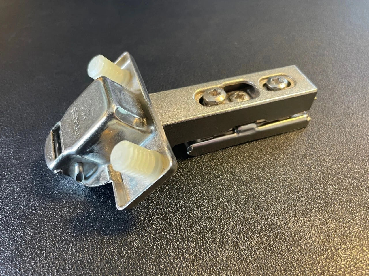 NEW! GRASS Cabinet Hinge 1006-30 Clip On 45° angle, 110° open, Self Close Spring