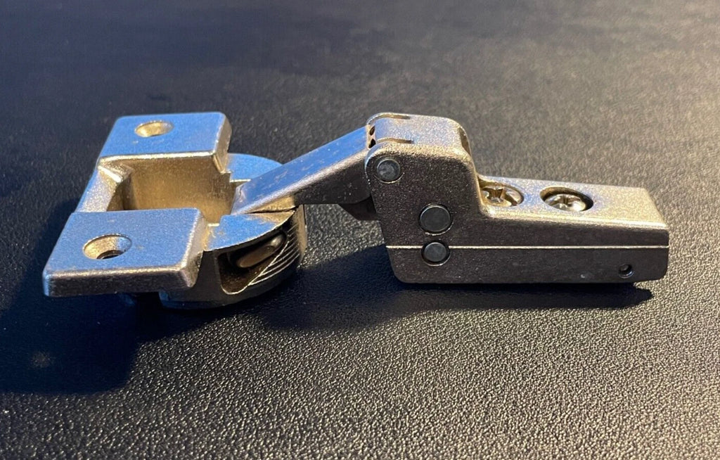 GRASS 1806 Cabinet Hinge – Slide-On | Self-Closing | Made in Austria | 1000 •NEW