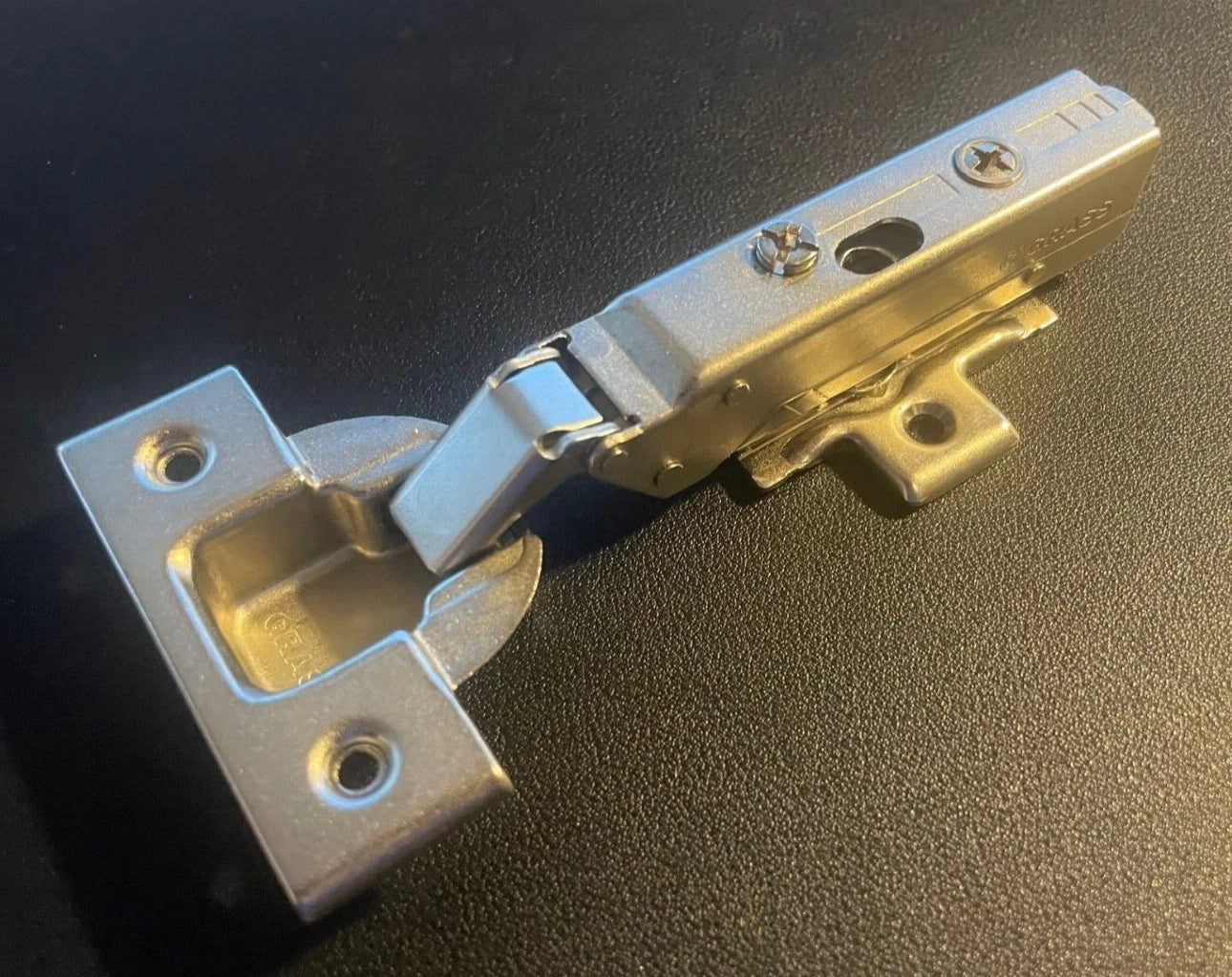 Grass Hinge 6065 G Cabinet Door 110 Deg with 6220 Baseplate - 6065G - SELF CLOSE