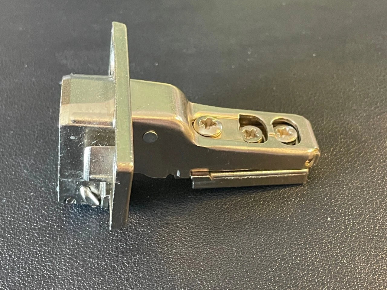 GRASS 1000 Series 1006 Hinge – Slide-On, Spring-Loaded, HALF Overlay