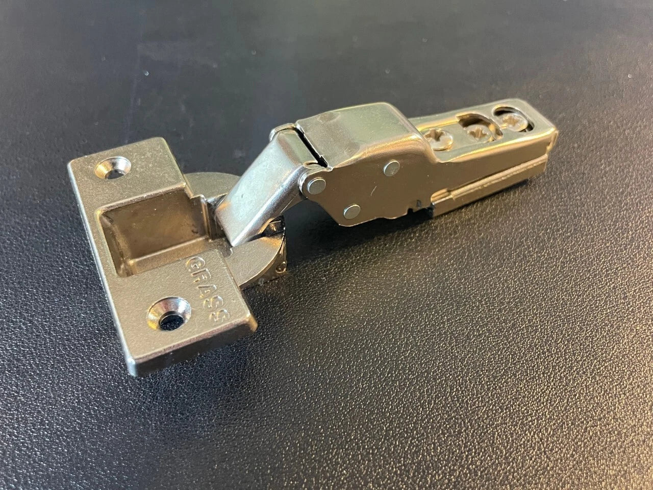 GRASS 1000 Series 1006 Hinge – Slide-On, Spring-Loaded, HALF Overlay