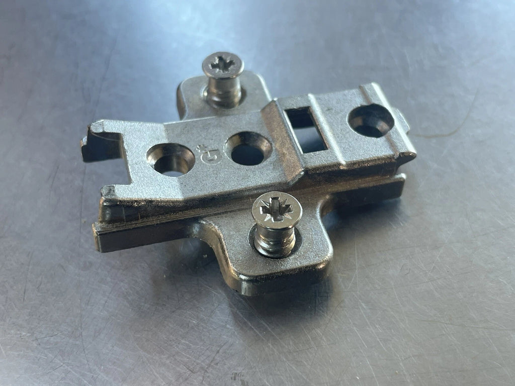 GRASS #46 / 046 Cabinet Hinge Baseplate – Clip-On Style – NEW – Made in Austria