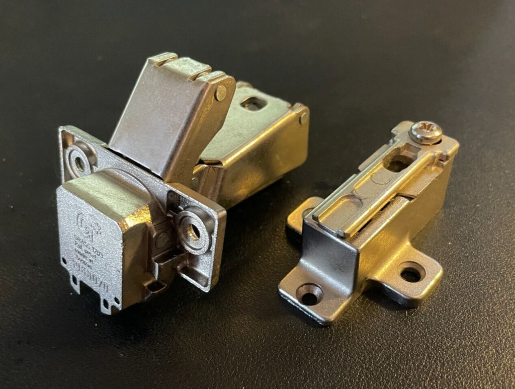 GRASS 1203 Hinge w/ #394 Baseplate | Slide-On | 170° Full Overlay | Self-Closing