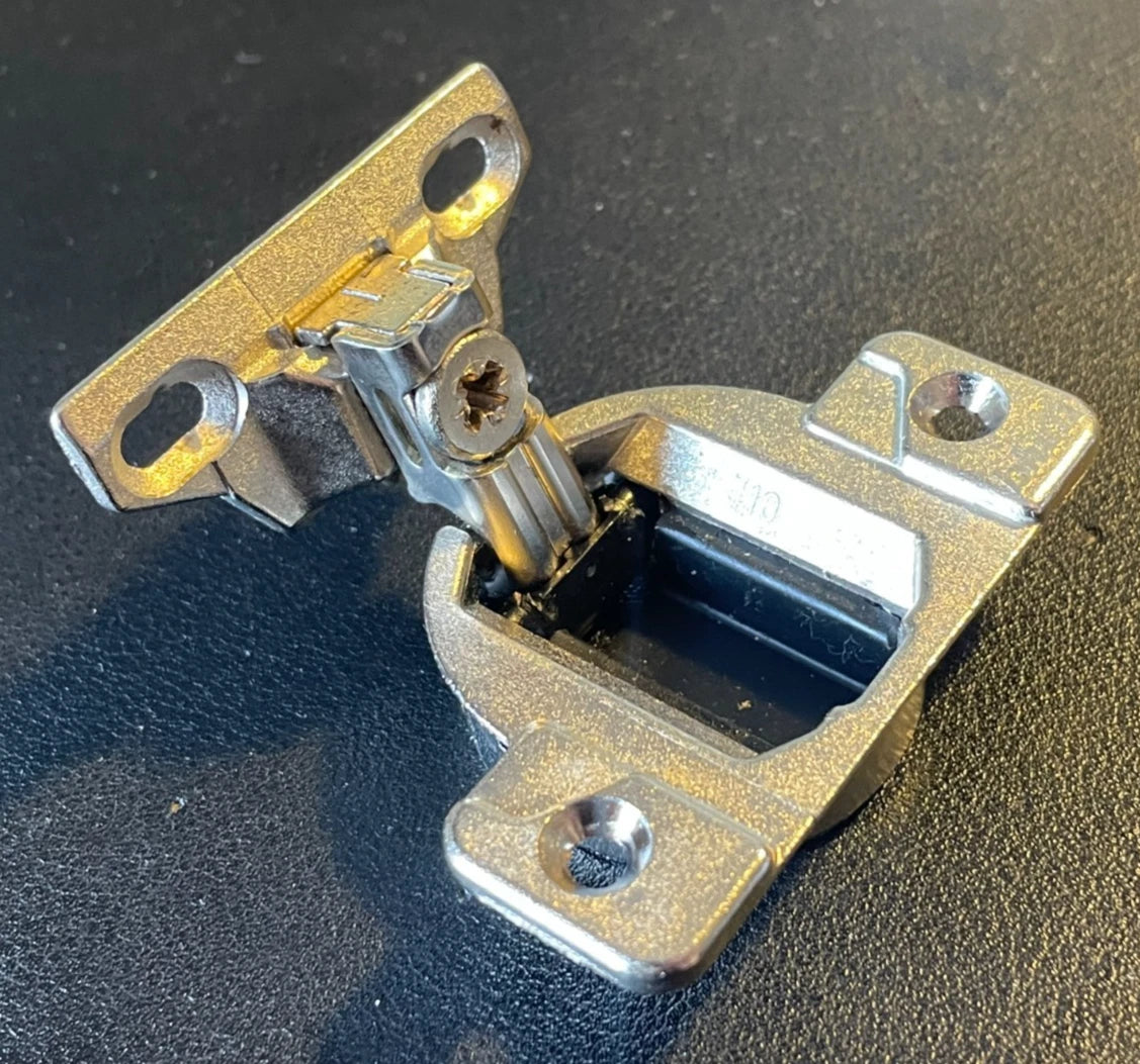 BLUM 110° Plate 133.024-01 (1-3/8") w/ Self Close Compact Hinge 30.310-11.02