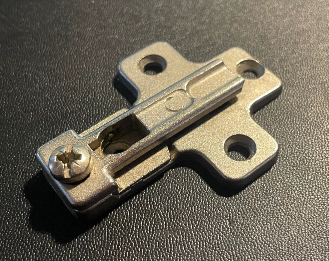 Grass 131 Base Plate Slide On 1000 Series hinge - Adjustable / Twist Lock