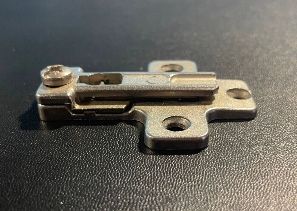 Grass 131 Base Plate Slide On 1000 Series hinge - Adjustable / Twist Lock