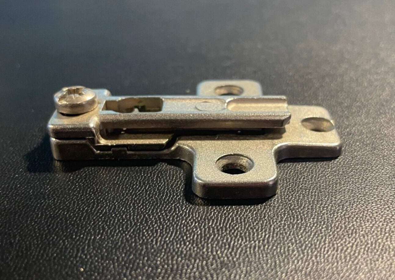 Grass 131 Base Plate Slide On 1000 Series hinge - Adjustable / Twist Lock