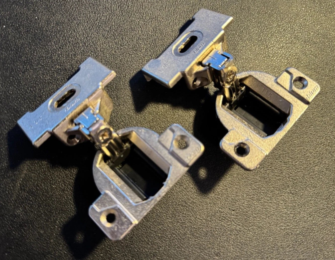 2x BLUM 110 Hinges, 1-3/8" Bracket 130.214-01.02 hinge 30.310-11.02 • Austria •