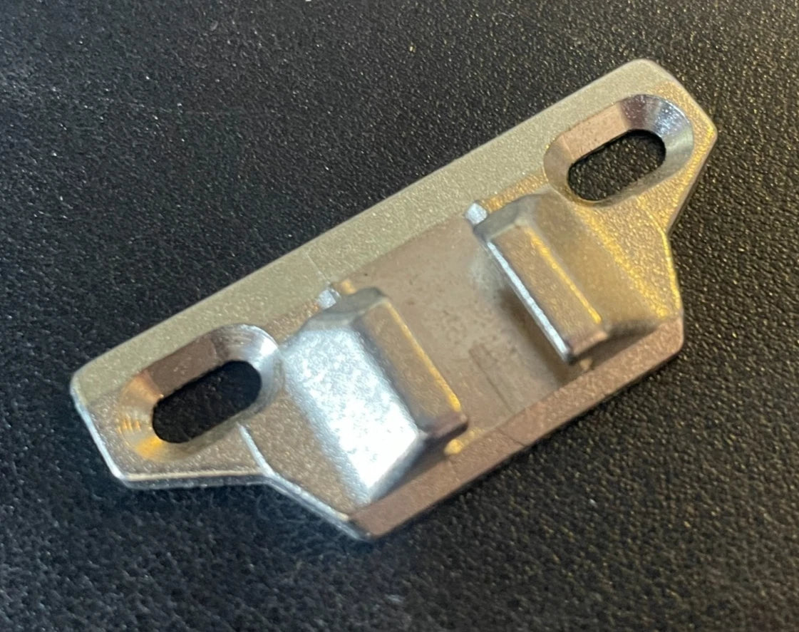BLUM 110 Compact 33 Mounting Plate 130.024-01 • NEW