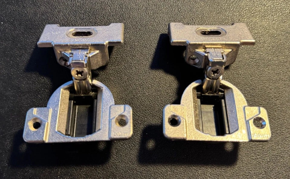 2x BLUM 110 Hinges, 1-3/8" Bracket 130.214-01.02 hinge 30.310-11.02 • Austria •